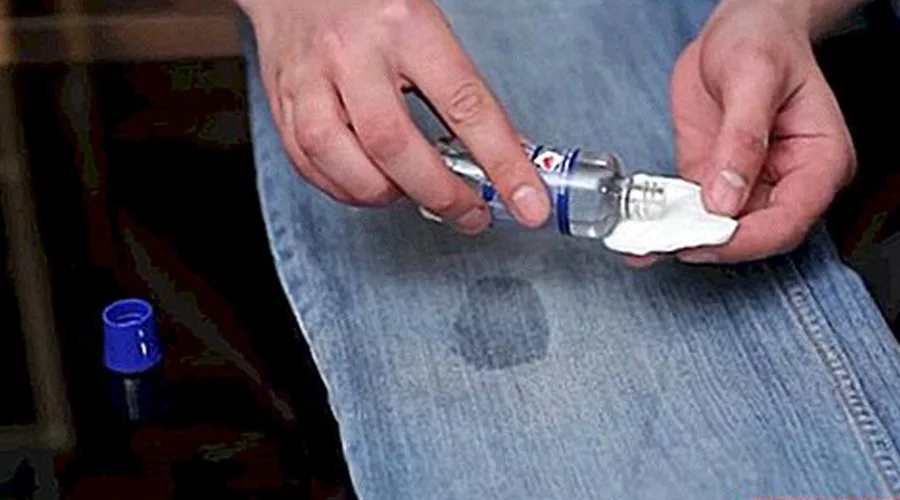 How to Remove Quick Adhesive Stains?